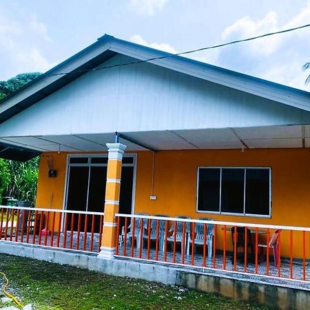 Mukut Coral Chalet Kampong Mukut Ngoại thất bức ảnh