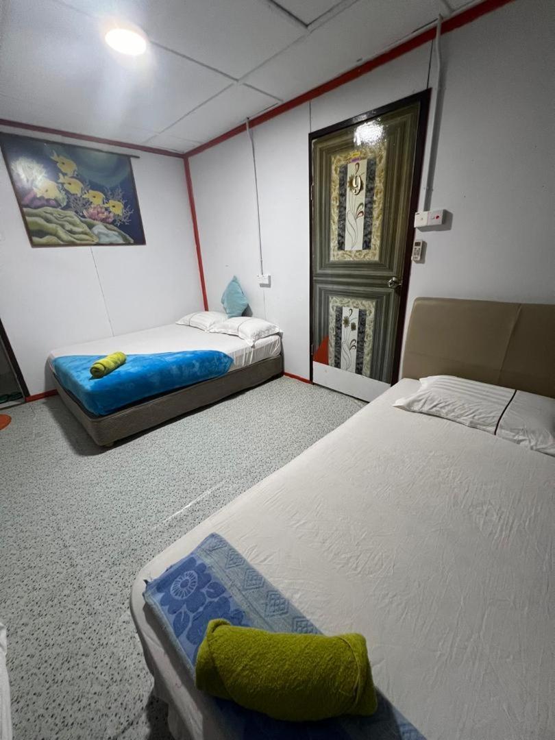 Mukut Coral Chalet Kampong Mukut Ngoại thất bức ảnh