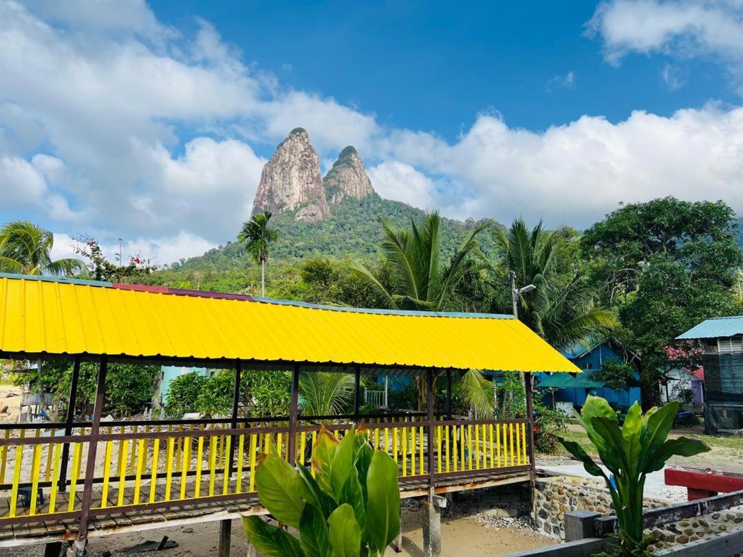 Mukut Coral Chalet Kampong Mukut Ngoại thất bức ảnh