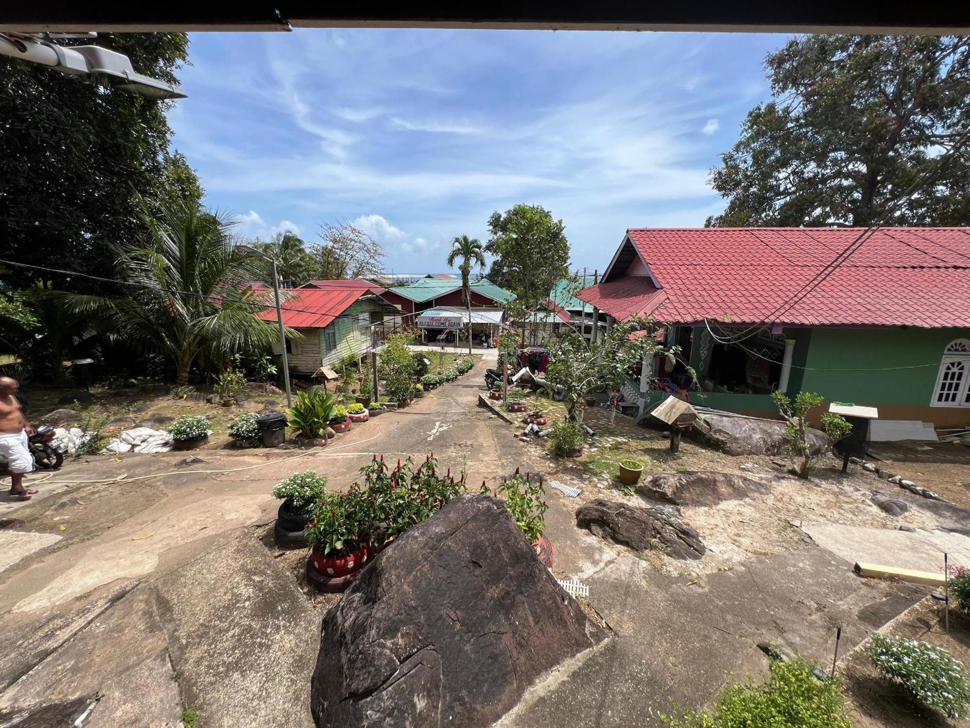 Mukut Coral Chalet Kampong Mukut Ngoại thất bức ảnh