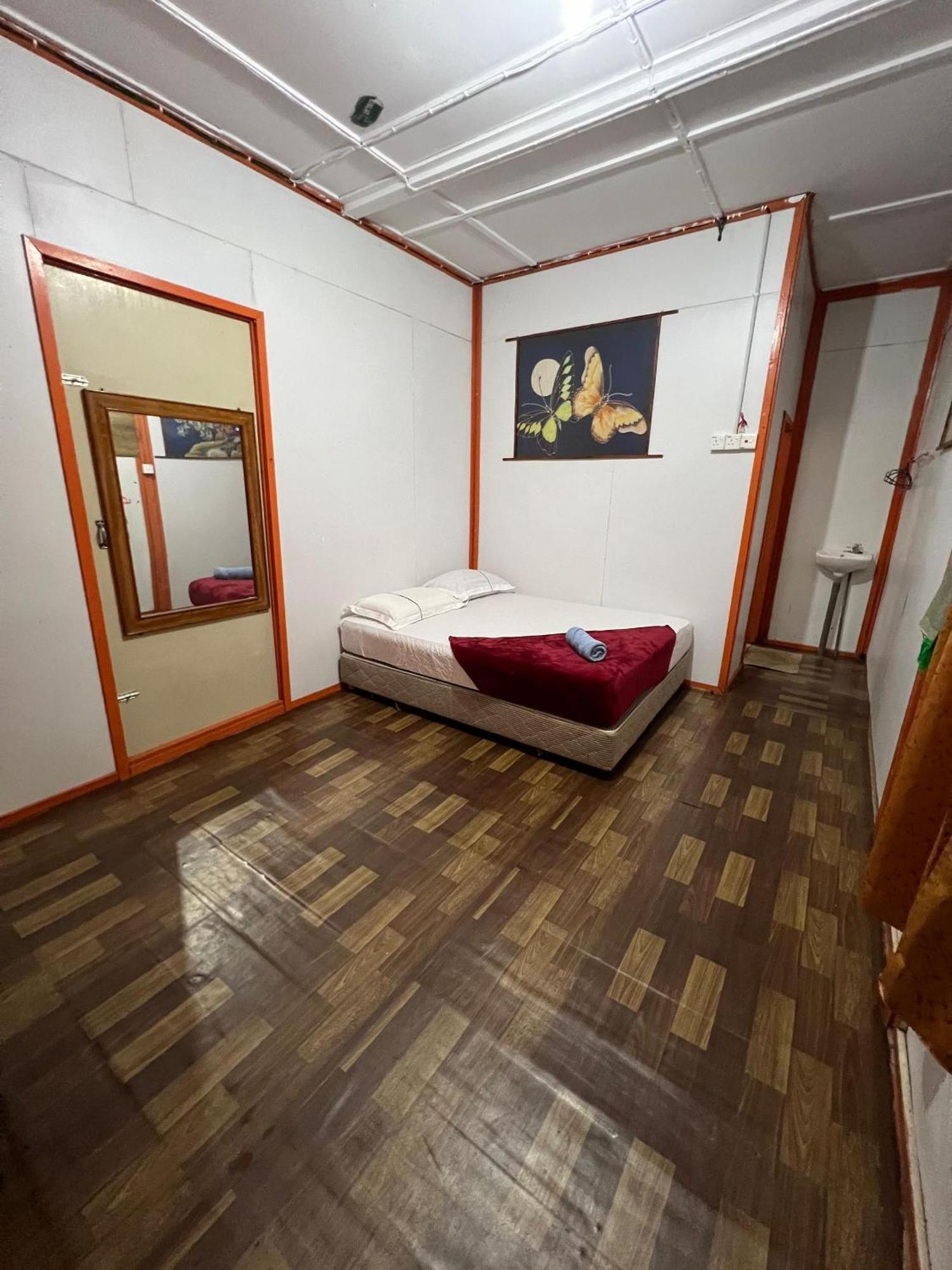Mukut Coral Chalet Kampong Mukut Ngoại thất bức ảnh