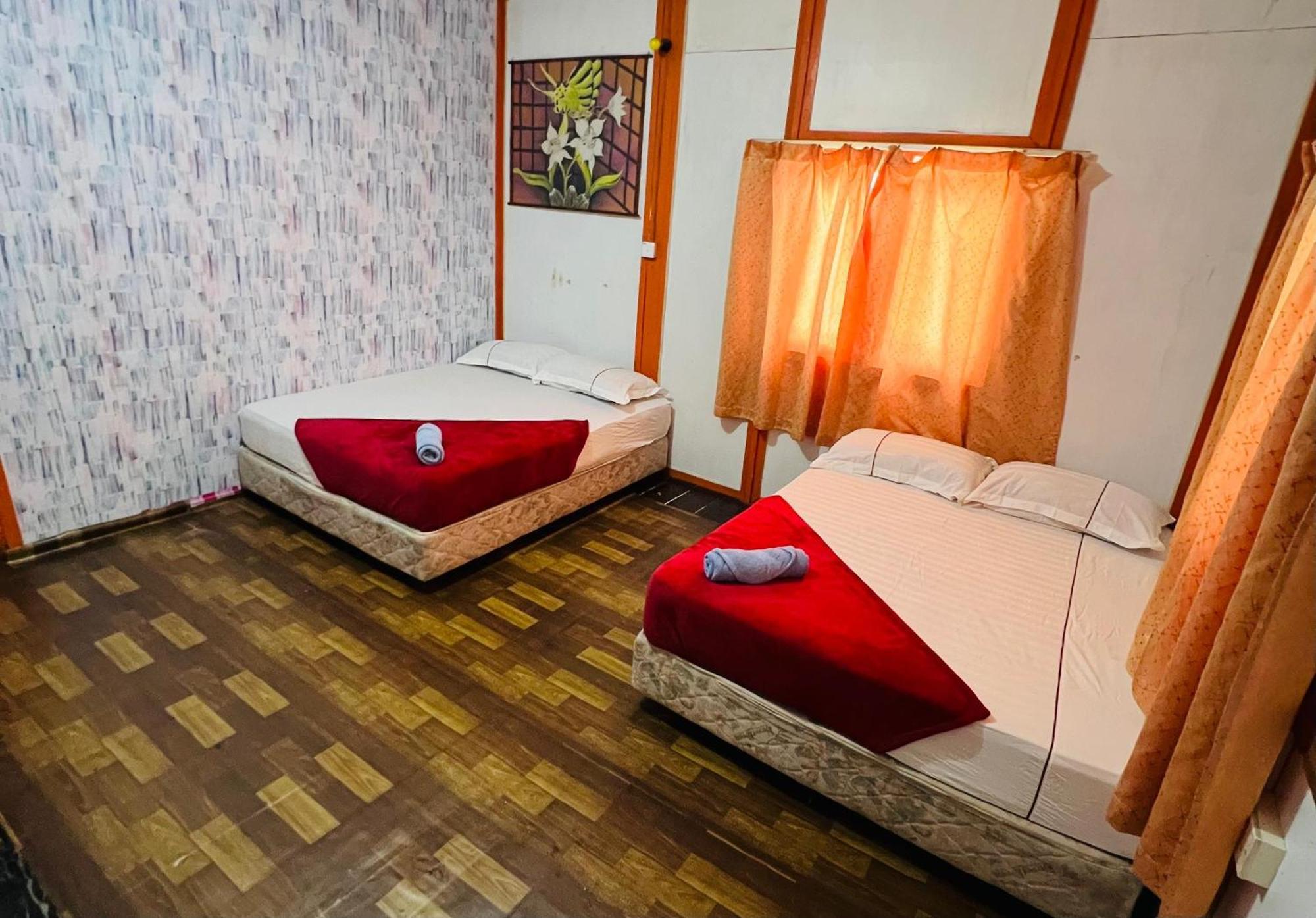 Mukut Coral Chalet Kampong Mukut Ngoại thất bức ảnh