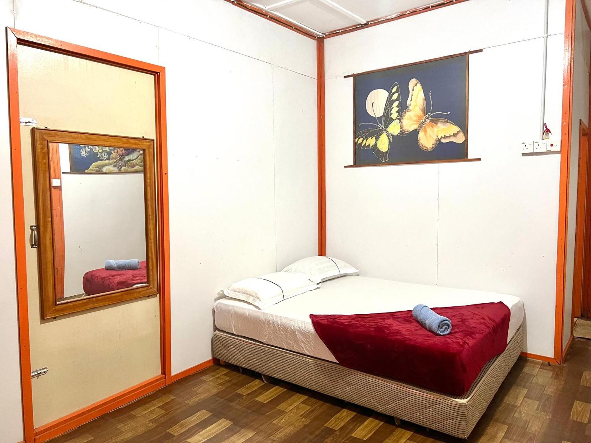 Mukut Coral Chalet Kampong Mukut Ngoại thất bức ảnh
